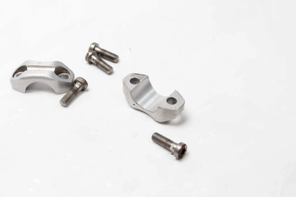 Morsetto Manubrio Morsetto Viti Supporto Manubrio Triumph Tigre 1050 115NG 07-13 - Immagine 1 di 3