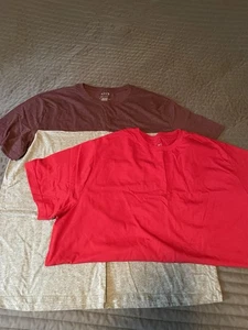 (2) Herren T-Shirts - XXL - rot, burgunderrot - George/Apt 9 sehr guter Zustand kostenloser Versand - Bild 1 von 8