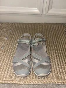 Keen Sage Gray And Light Green Sandals In Size 8.5-EUC RARE - Picture 1 of 4