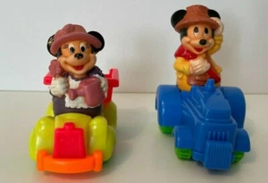 Juego de juguetes vintage Arco Disney de Mickey y Minnie los agricultores con tractores - Imagen 1 de 9