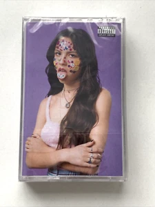 OLIVIA RODRIGO SOUR UK EXCLUSIVE CLEAR COLLECTORS CASSETTE SEALED NEW - Foto 1 di 2