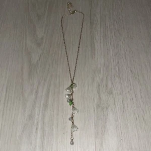 Weiße Tulpe und grüner Blatttropfen Strass goldfarbene Mädchen Halskette - Bild 1 von 7