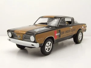 Plymouth Barracuda HEMI Sotto Vetro 1966 Nero Oro Modellino 1:18 Highway 61 - Foto 1 di 13