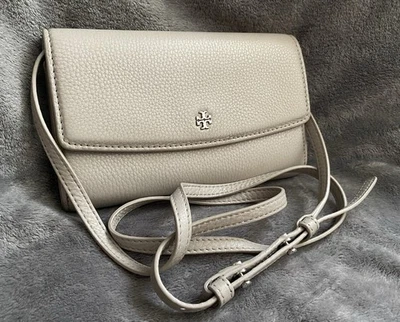 Bolso Bandolera Tory Burch Robinson Mini Cartera con Solapa Gris Hormigón con Etiqueta En muy buena condición Foto 1 de 4