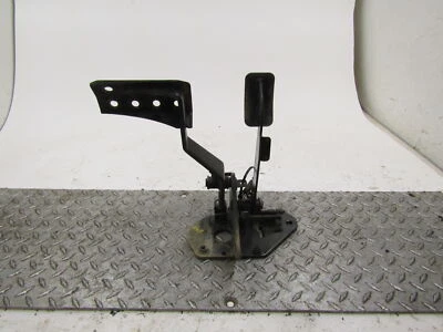 2007 YAMAHA RHINO 450 PEDAL E MONTAGEM DO ACELERADOR DE FREIO - Imagem 1 de 4