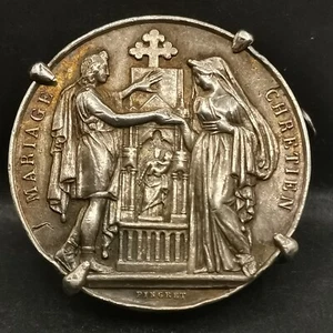 BROCHE MEDAILLE ARGENT MARIAGE CHRETIEN NON ATTRIBUEE / 30mm 15.35g - Picture 1 of 3