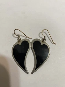 Rare Laurel Burch Signed HEART Black Enamel 1.5” Gold Dangle Earrings 1980s VHTF - Picture 1 of 3