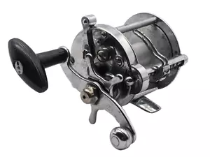 Carrete de pesca con cohete Pflueger años 60 #1375 estrella de pesca de fundición envío sin arrastre. - Imagen 1 de 11
