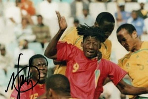 KONGO, BLACKBURN & ASTON VILLA: CHRISTOPHER SAMBA SIGNIERT 6x4 ACTIONFOTO + COA - Bild 1 von 1