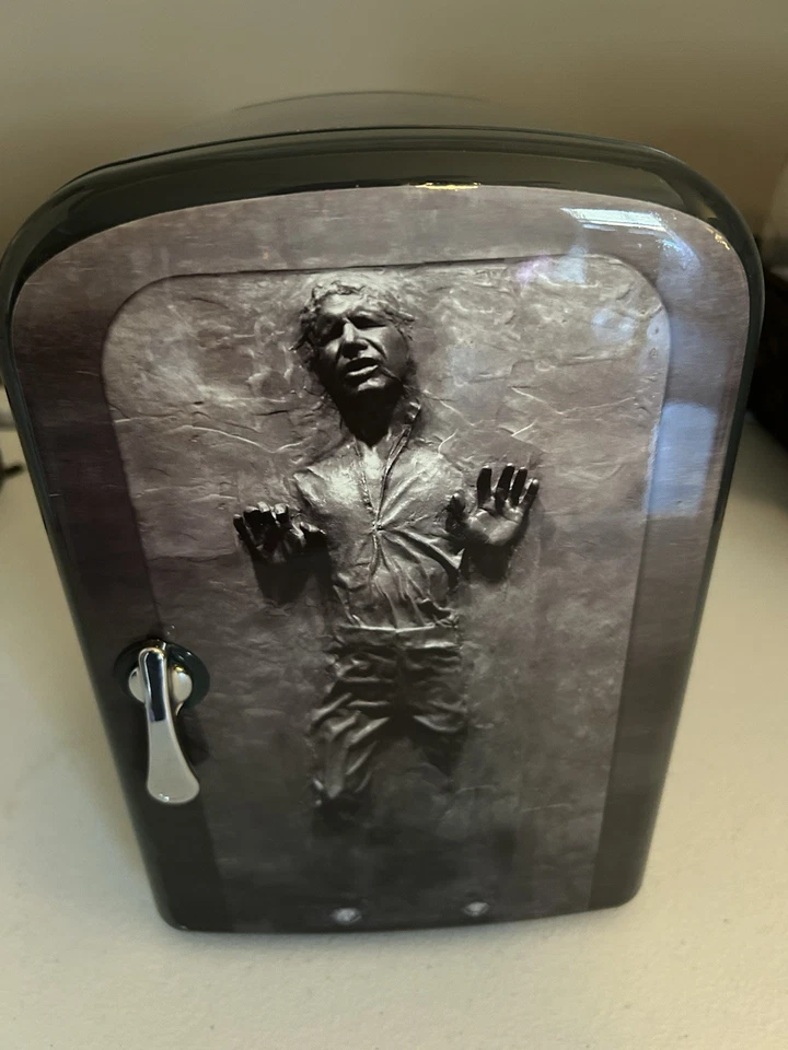 Enfriador termoeléctrico Star Wars Han Solo en carbonita de 4 litros Foto 1 de 4