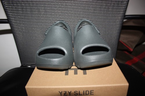 Adidas Yeezy ""Dark Onyx 2024 ID5106 neonati taglia 7K NUOVO IN MANO