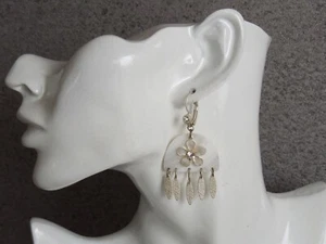 Modeschmuck Ohrringe mit Perlmutt,Metall und Strass 11,4 g/6,5 x 3,0 cm - Bild 1 von 5