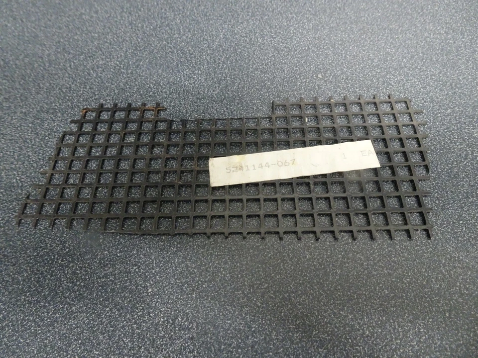 New Polaris OEM Sidelw Louver Rt Screen Fits SKS XCR SP RMK Ultra Turing 600/700 - Image 1 of 1