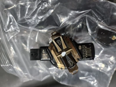 Sensore pioggia parabrezza BMW SERIE 5 6 7 F10 F11 F06 F12 F13 F01 HUD 9303611 - Immagine 1 di 3