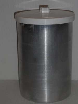 Máquina de helados Rival 4 cuartos 8401 PIEZA DE REPUESTO pieza de bote de metal con tapa Foto 1 de 4