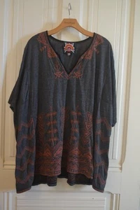 GRAY WITH MAROON EMBROIDERED SHORT SLEEVE V NECK JERSEY BLOUSE BY JOHNNY WAS ~1X - Picture 1 of 7