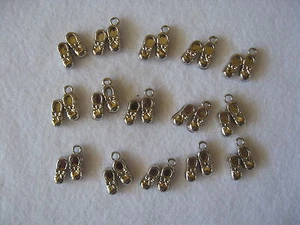 Baby Schuh Charms Metallic Silber Farbe 15er Set NEU - Bild 1 von 3