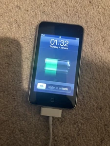 Apple iPod Touch 2nd Generation A1288 8GB Black/Silver - Picture 1 of 3
