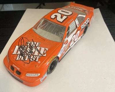 Tony Stewart #20 Home Depot 2000 Pontiac Grand Prix 1:24 Action Nascar SIGNED - Image 1 of 2