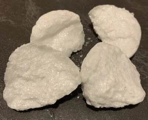 Pure white oily magic shiny boric fish scale chunks 25g sample - Picture 1 of 4
