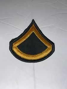 Ejército de EE. UU. Privado Primera Clase Rango E3 Insignia Chevron - NUEVO - Imagen 1 de 2