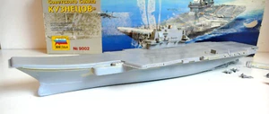 KIT ZVEZDA ANCIEN POERTE-AVIONS 1/720è BOITE 47x16 SEMBLE COMPLET COMMENCÉ - Imagen 1 de 9