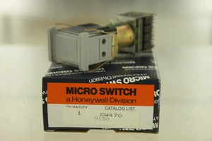 NEW HONEYWELL MICRO SWITCH 2W470 2C227 2D9 ILLUMINATED PUSH BUTTON MOMENTARY - Picture 1 of 2