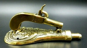 PISTOLA Y MATRAZ DE PÓLVORA DE COLECCIÓN ALDABA DE PUERTA DE LATÓN MACIZO - Imagen 1 de 11