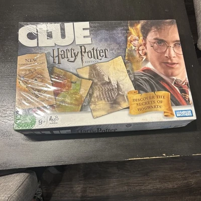  Harry Potter Clue Board Game Hogwarts Moving Game Board Complete EUC - Image 1 of 4