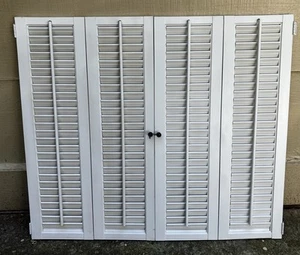 Persianas interiores de madera de 29 1/2" de alto x 34 1/4" de ancho para ventanas de plantación de colección - Imagen 1 de 11