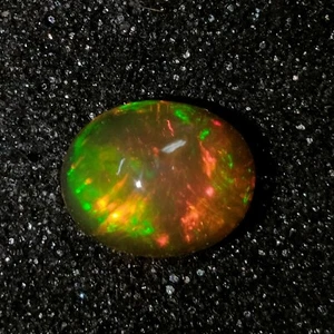 Opale Multifuoco 9x11 MM 100% Natura Etiope Cabochon Opale Liscio Peso 2,90 Ct - Foto 1 di 3