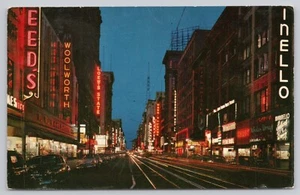 Los Ángeles California, Broadway at Night Lights Woolworths, postal vintage - Imagen 1 de 2