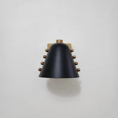 Бра настенное латунное конусообразное ручной работы — матовый черный оттенок середины века современный свет - Изображение 1 из 4
