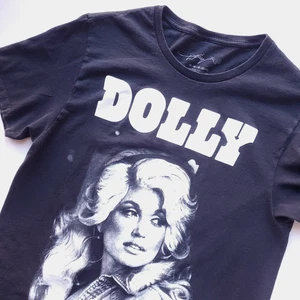 Dolly Parton T Shirt Sz M Black White Portrait Graphic 100% Cotton Country Music - Picture 1 of 9