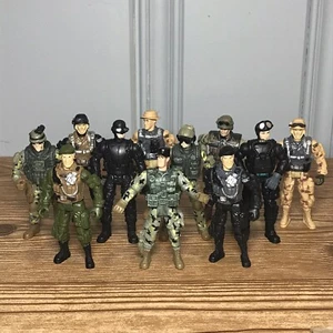 Mix Lot of 11 Military Action Figures Chap Mei And Unbranded - Picture 1 of 5
