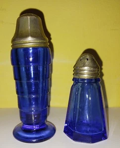 Cobalt Blue Glass HAZEL ATLAS Salt/Pepper Shakers - Picture 1 of 4