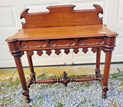 ANTIGUA CONSOLA/SERVIDOR GÓTICO AMERICANO NOGAL Foto 1 de 4