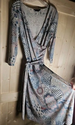 bcbg maxazria платье Sz средний длинным рукавом белый с синий розовый абстрактный дизайн - Изображение 1 из 4