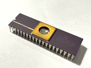 MC68705U3L Motorola 8-Bit NMOS Microcontroller-Microcomputer 6805 Family - Picture 1 of 7