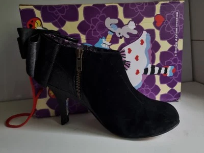ZAPATOS DE TACÓN DE GAMUZA NEGROS PARA MUJER DE DISEÑO IRREGULAR CHOICE UK 6.5 EU 40 Foto 1 de 4