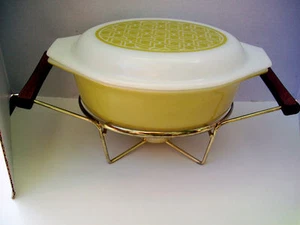 PYREX PROMOTIONAL OVAL CASSEROLE W/STAND WEAVE VTG - Picture 1 of 6