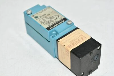 Sensor fotoeléctrico microinterruptor Honeywell FE-LPR04B-1S 9-30vdc Foto 1 de 4