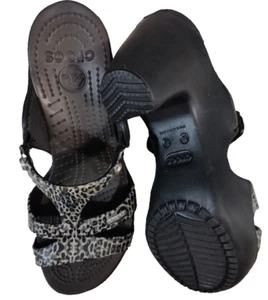Crocs Women's Cyprus IV Platform Heels in size 8 wide Leopard Strappy Sandals - Picture 1 of 3