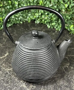 VTG. Japanese Cast Iron Kettle Ribbed Tea Pot Signed Japan - Picture 1 of 7