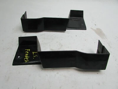 2005-2006 Lincoln Navigator Driver Passenger Front Fender Lower Molding Trim OEM - Image 1 of 4