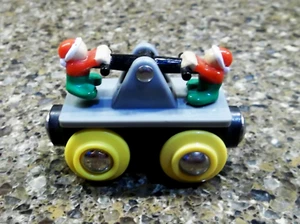 POLAR EXPRESS Brio HOLZEISENBAHN ELFENHANDWAGEN Elfen bewegen sich auf und ab ELFHANDWAGEN - Bild 1 von 4