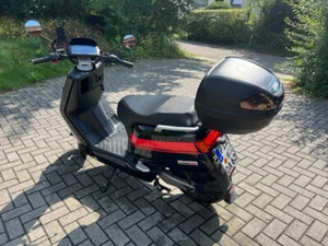 NIU NGT E-Roller Das Osterschnäppchen für 2 - unbenützt seit Kauf! - Bild 1 von 6