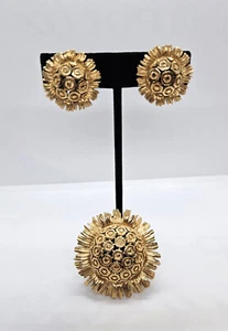 Vintage Monet Modernist Domed SUNFLOWER PIN & CLIP EARRINGS - Picture 1 of 9