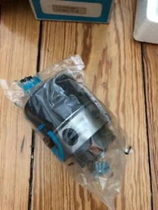 TETE HYDRAULIQUE  LUCAS CAV NEUF 9100-374N POUR POMPE CAV ROTO DIESEL DELPHI - Imagen 1 de 2