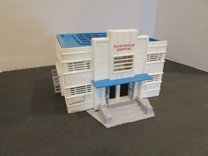 Bachmann Plasticville O/S  Scale Hospital Almost Complete floor plan torn  PR - Picture 1 of 7